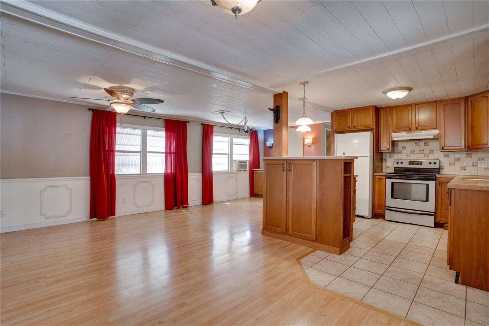 5204 YELLOW PINE ST N, ST PETERSBURG, FL, 33709