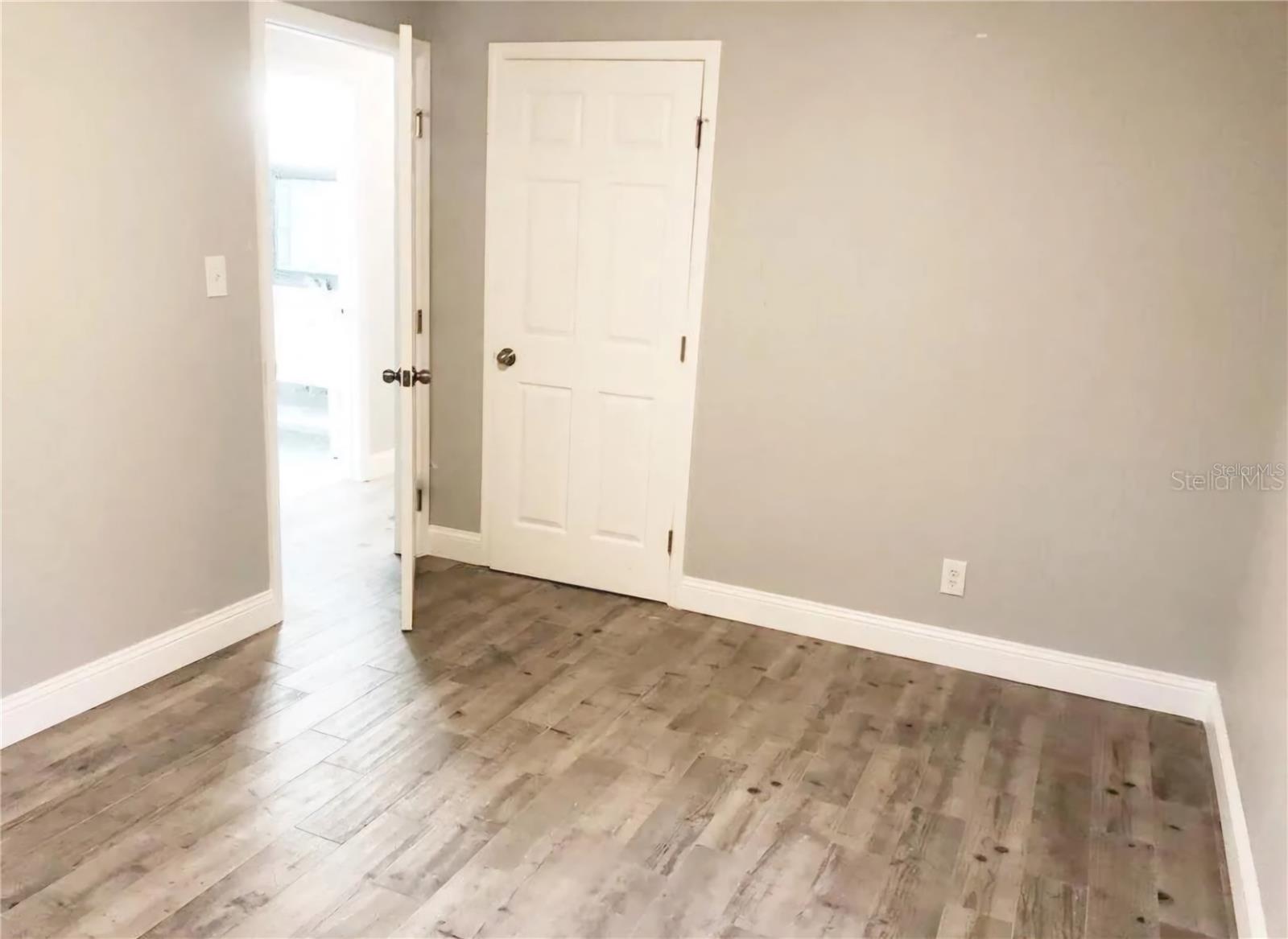 4009 E HENRY AVE, TAMPA, FL, 33610