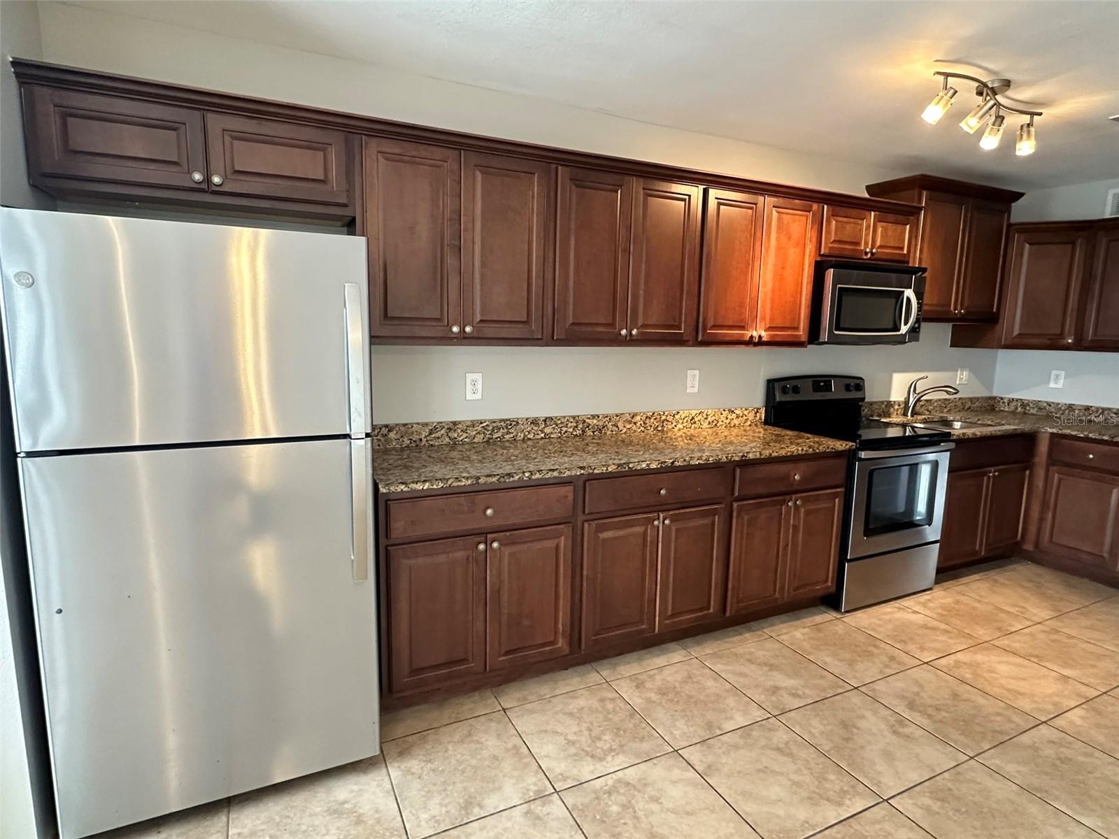 4728 BEACH DR SE #B, ST PETERSBURG, FL, 33705