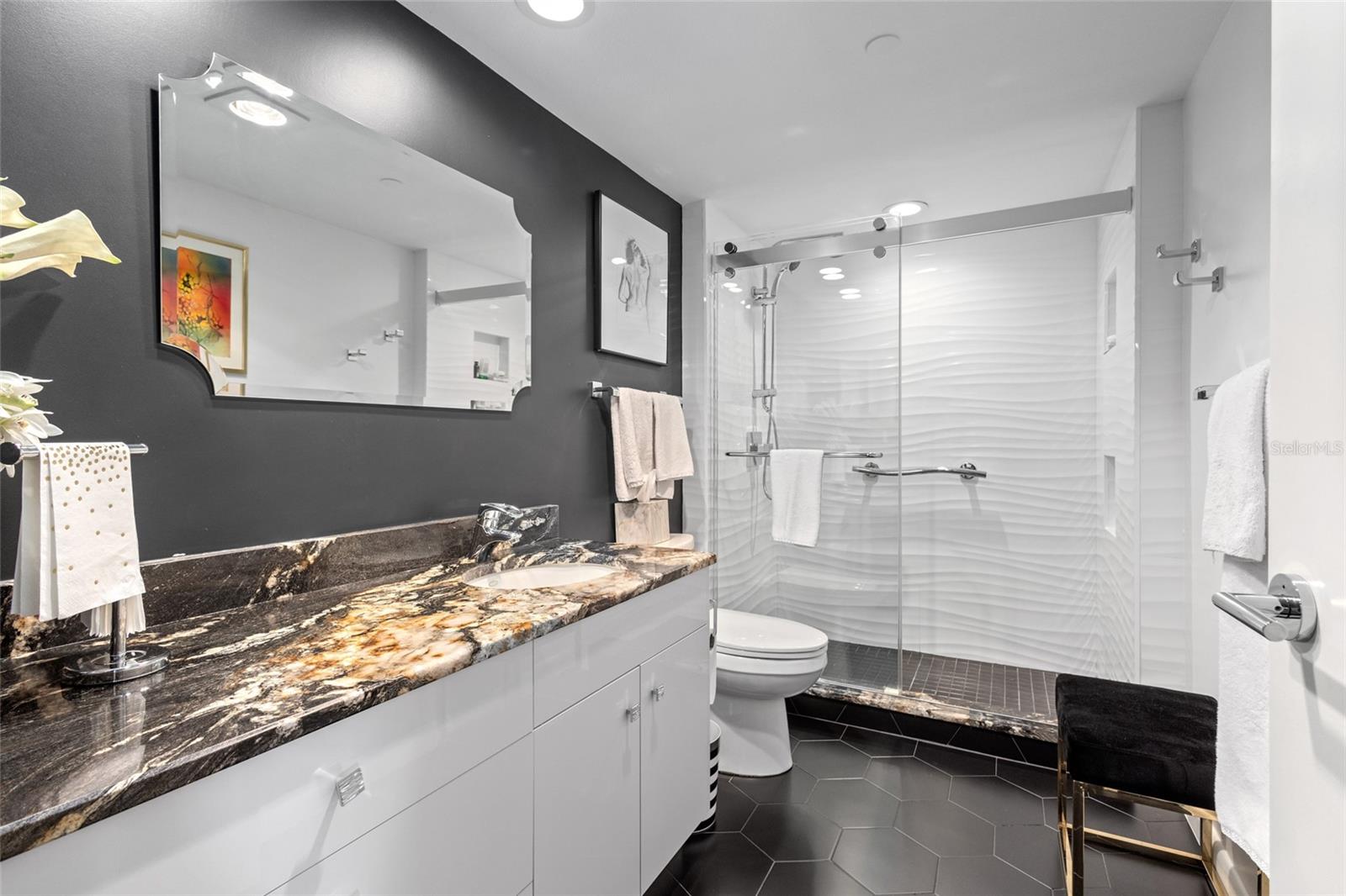 1045 GULF OF MEXICO DR #205, LONGBOAT KEY, FL, 34228