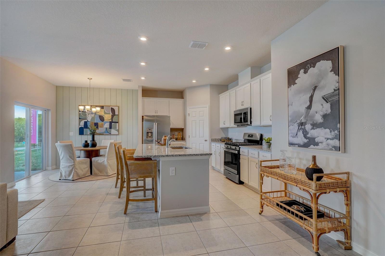 403 SHOREVIEW SANDS AVE, MASCOTTE, FL, 34753