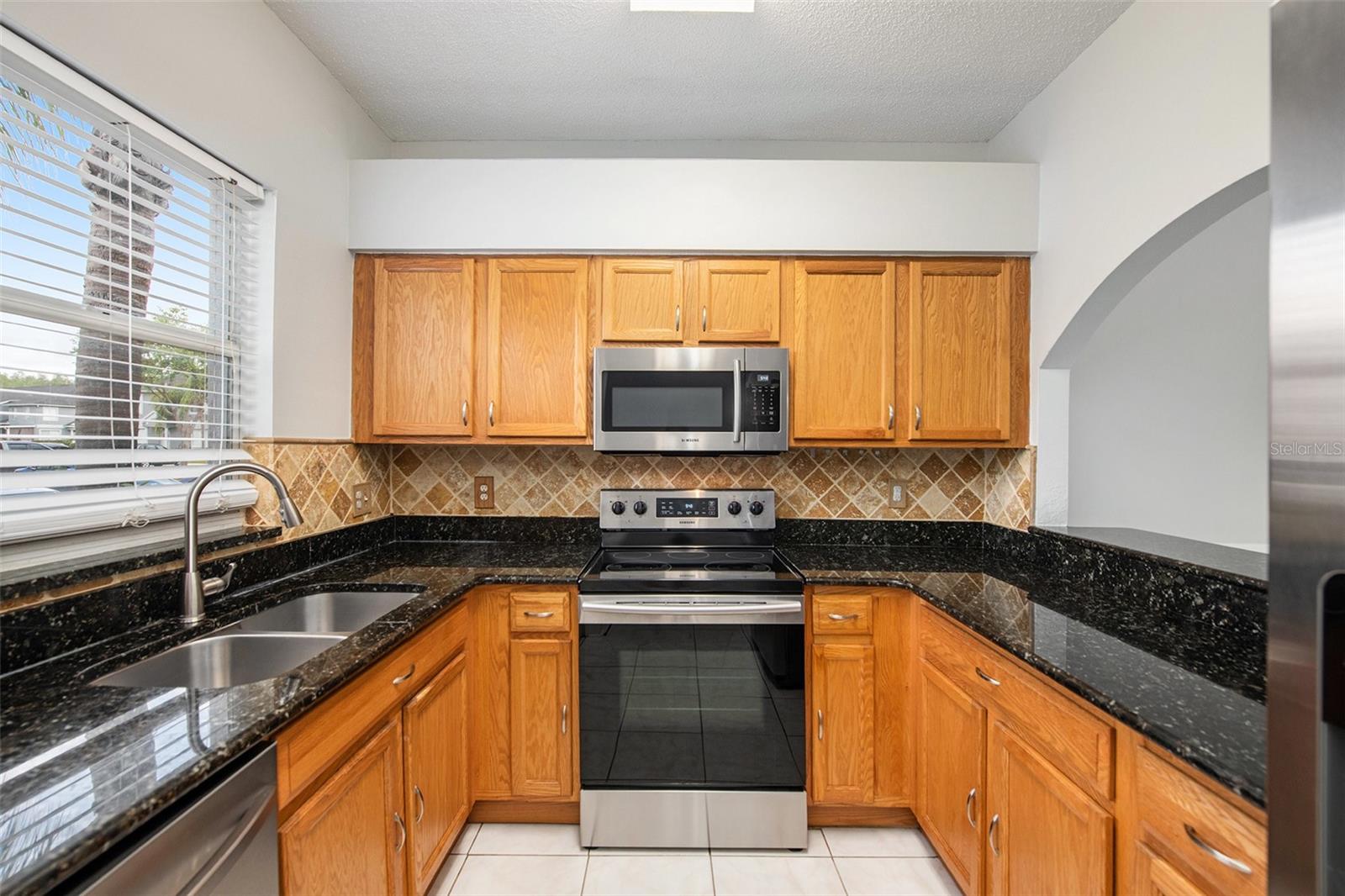 18111 PARADISE POINT DR, TAMPA, FL, 33647