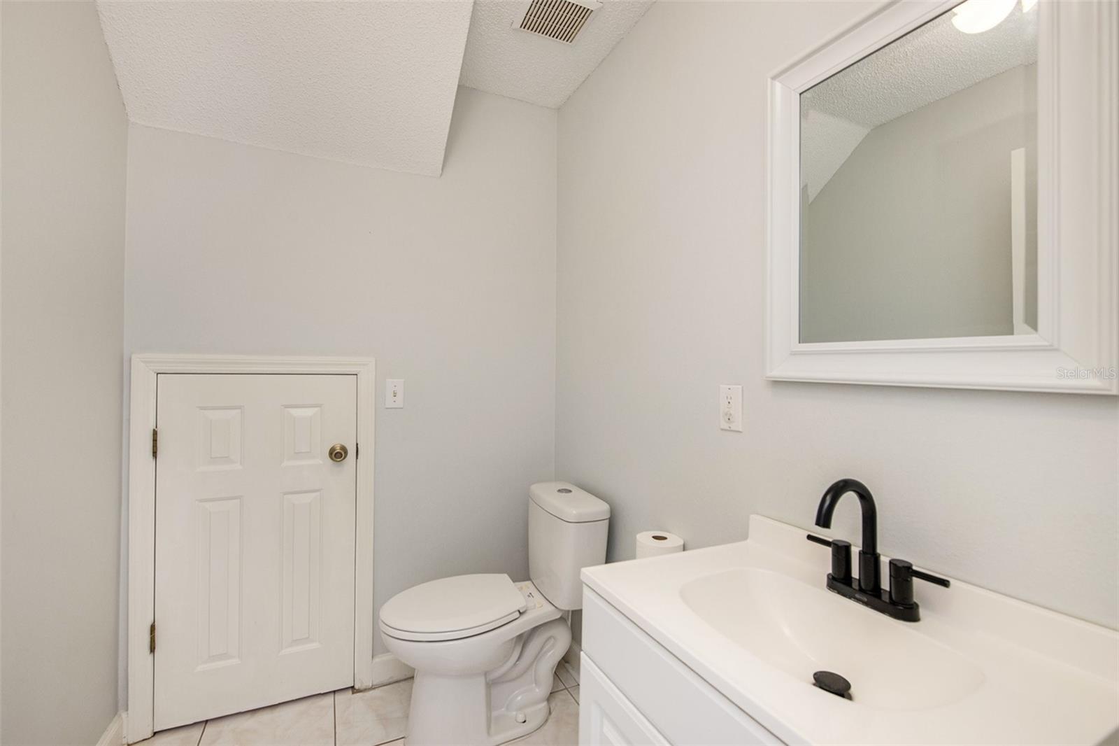 18111 PARADISE POINT DR, TAMPA, FL, 33647