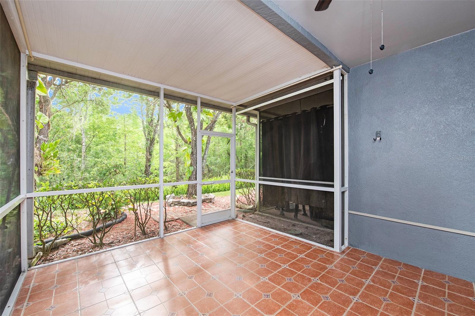 18111 PARADISE POINT DR, TAMPA, FL, 33647