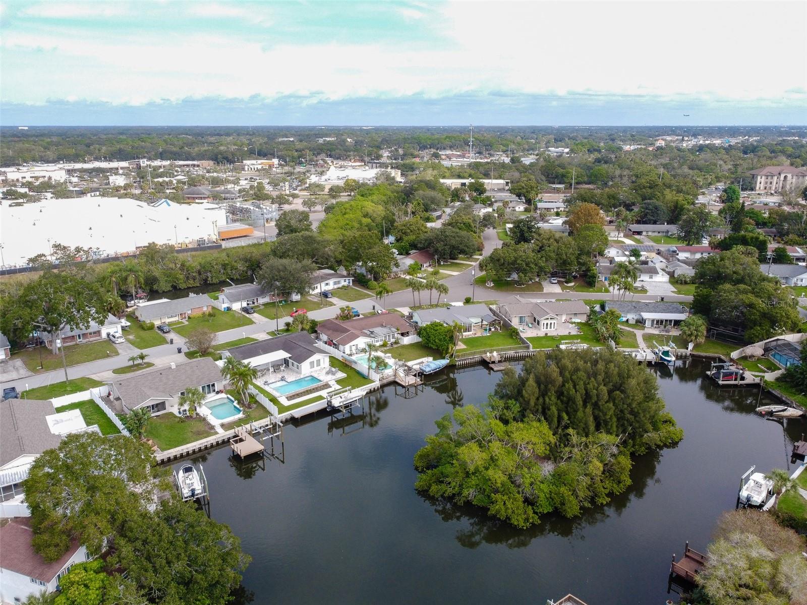 8706 DRIFTWOOD DR, TAMPA, FL, 33615