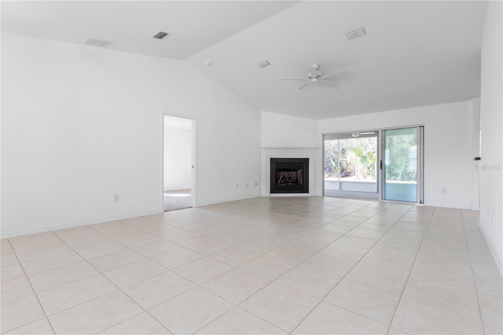 31 SEATTLE TRL, PALM COAST, FL, 32164