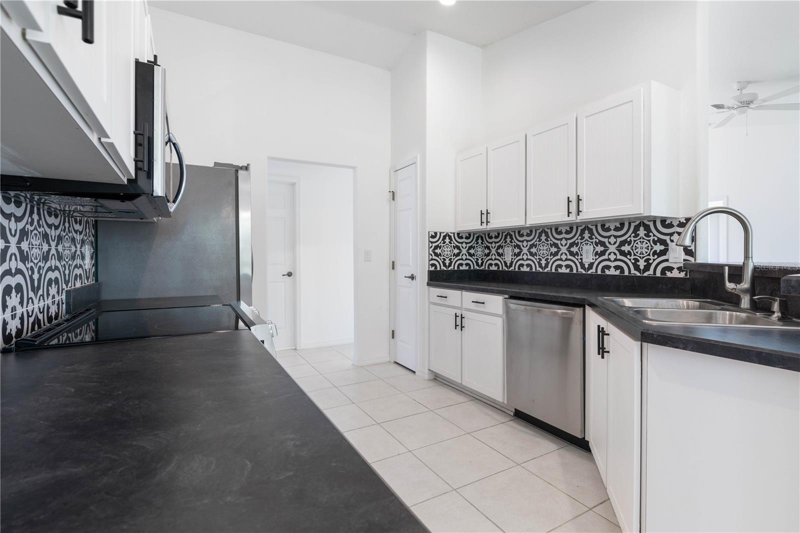 31 SEATTLE TRL, PALM COAST, FL, 32164