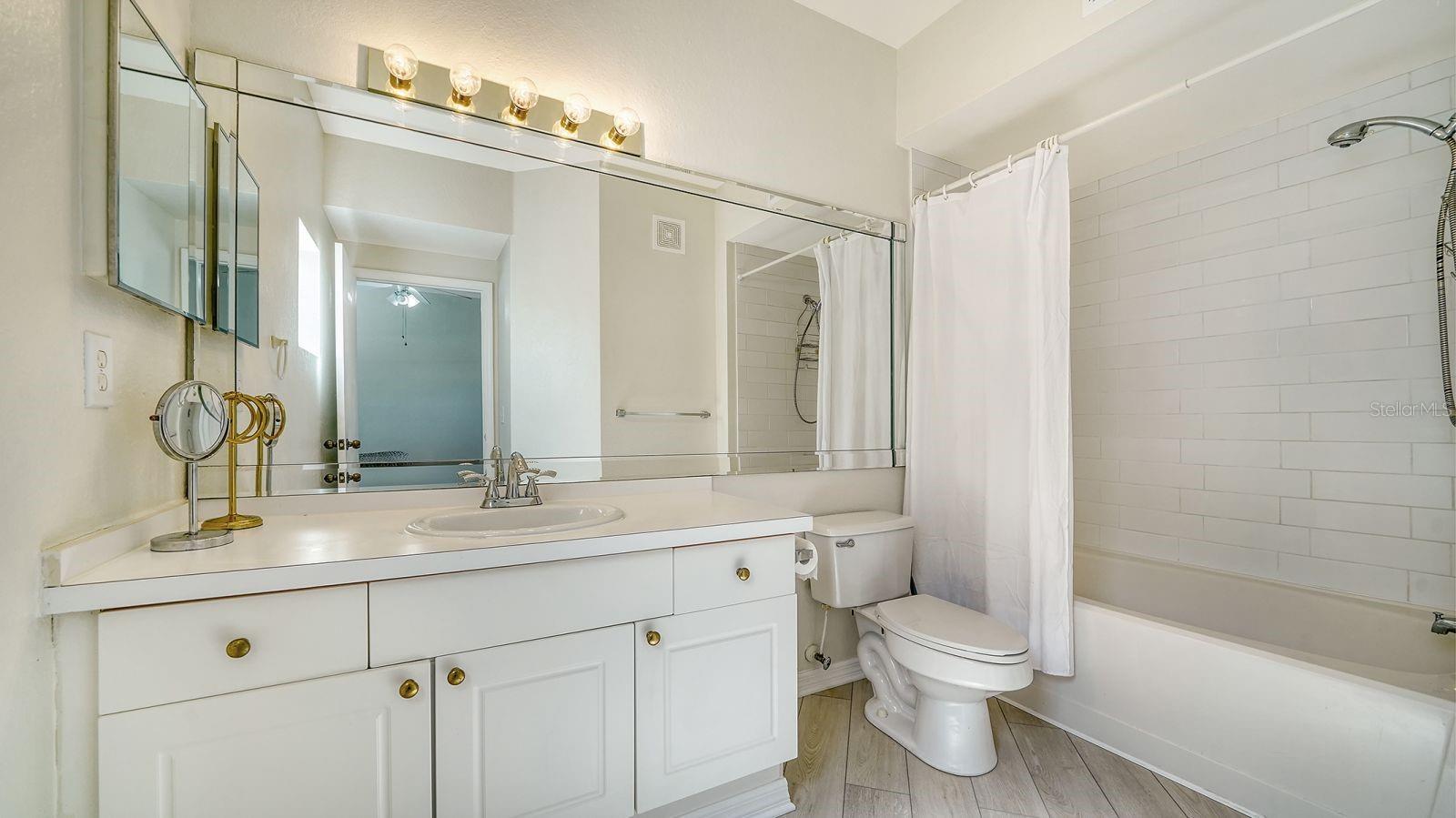 5180 NORTHRIDGE RD #107, SARASOTA, FL, 34238