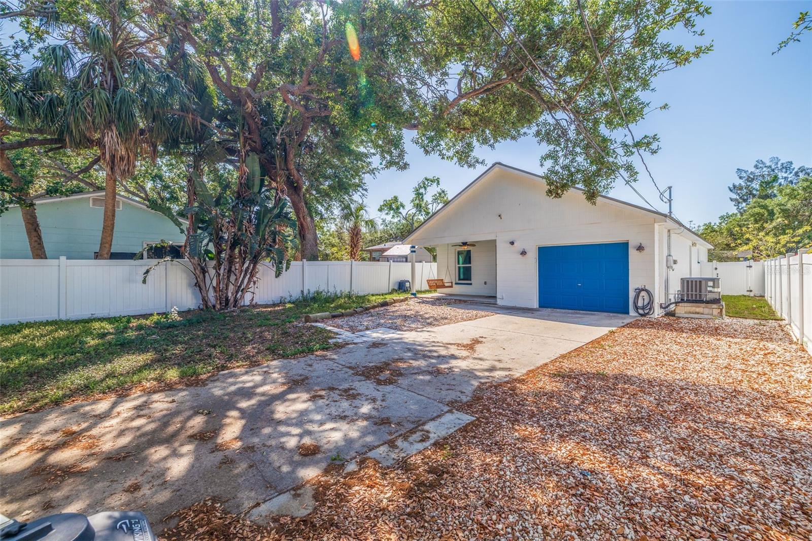225 18TH AVE S, ST PETERSBURG, FL, 33705
