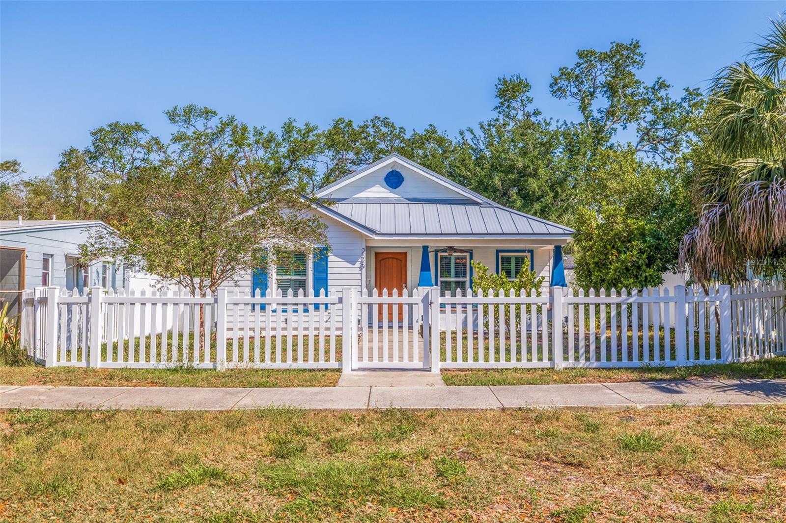 225 18TH AVE S, ST PETERSBURG, FL, 33705