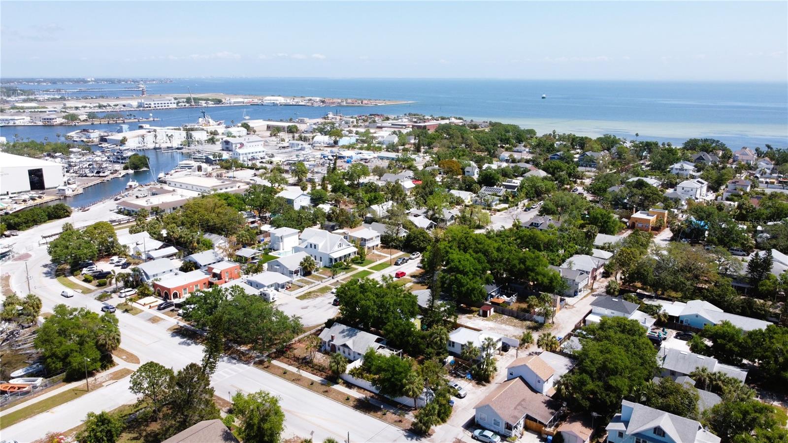 225 18TH AVE S, ST PETERSBURG, FL, 33705
