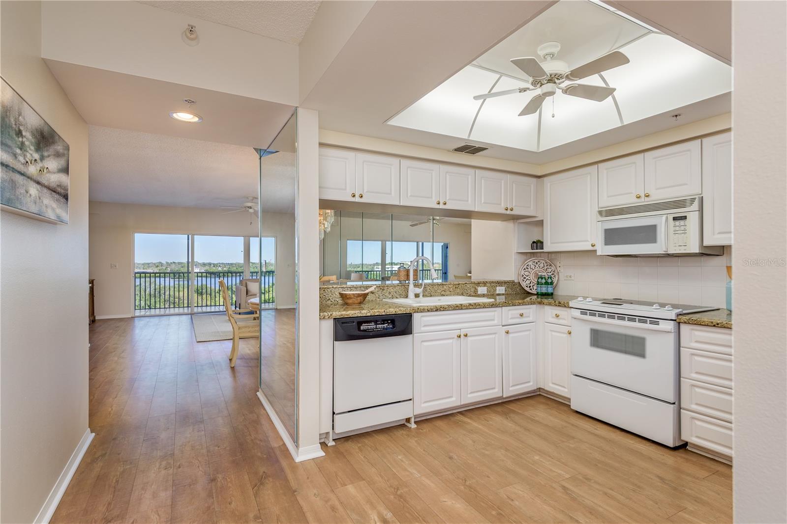 6475 SHORELINE DR #5403, ST PETERSBURG, FL, 33708
