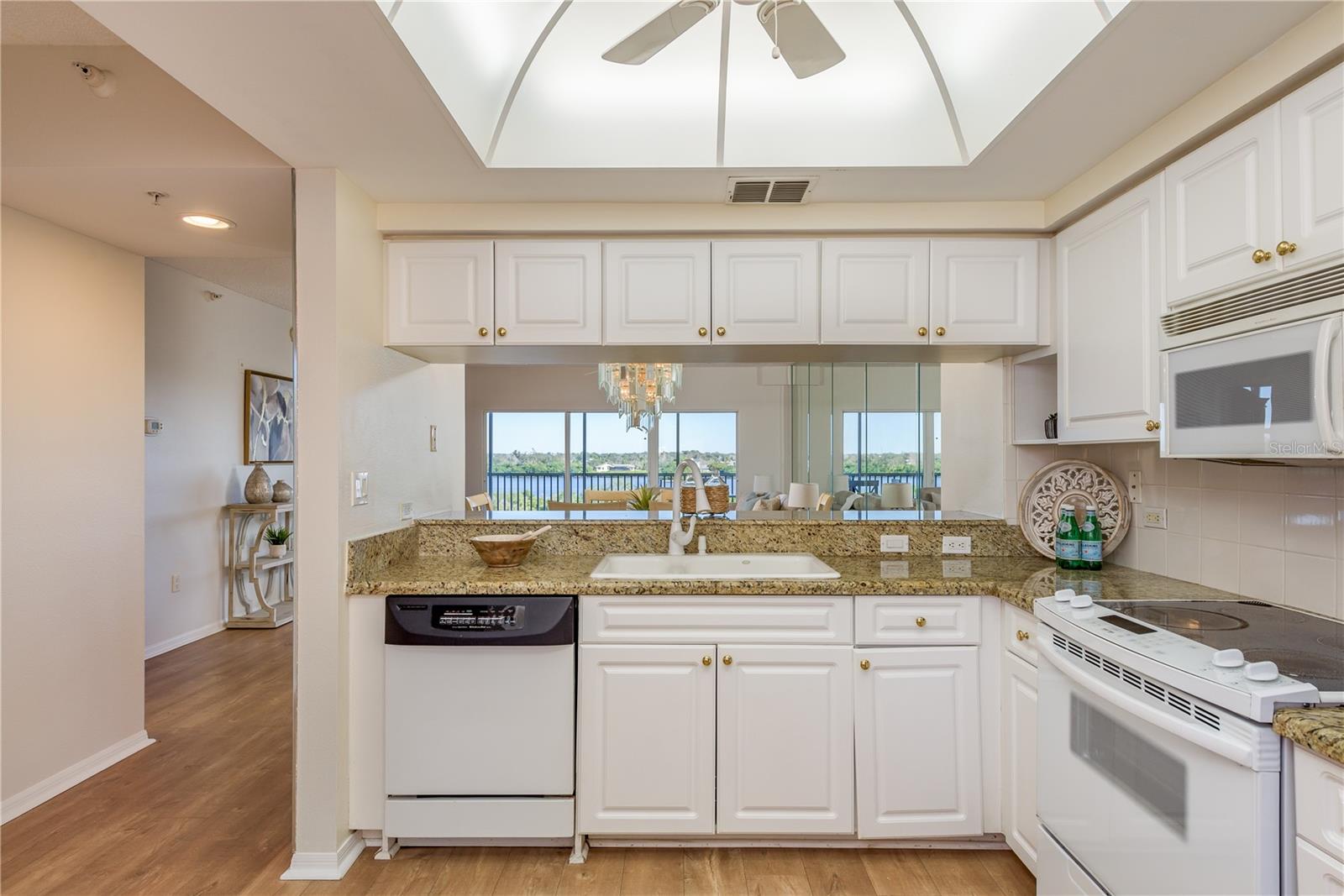 6475 SHORELINE DR #5403, ST PETERSBURG, FL, 33708