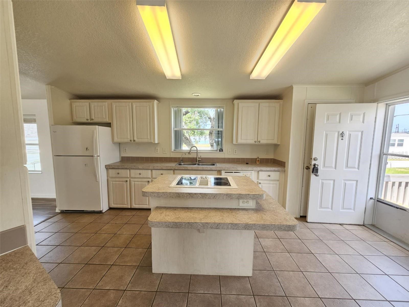 330 3RD STREET DR W, PALMETTO, FL, 34221