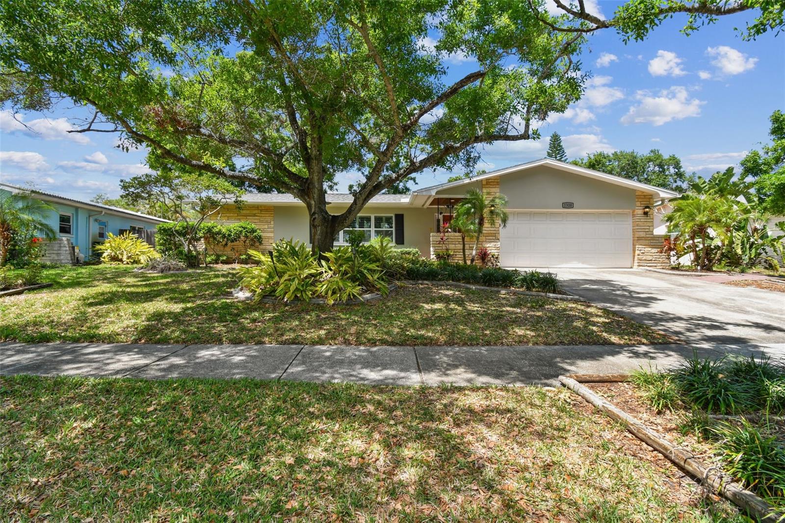 1320 WHISPERING PINES DR, CLEARWATER, FL, 33764