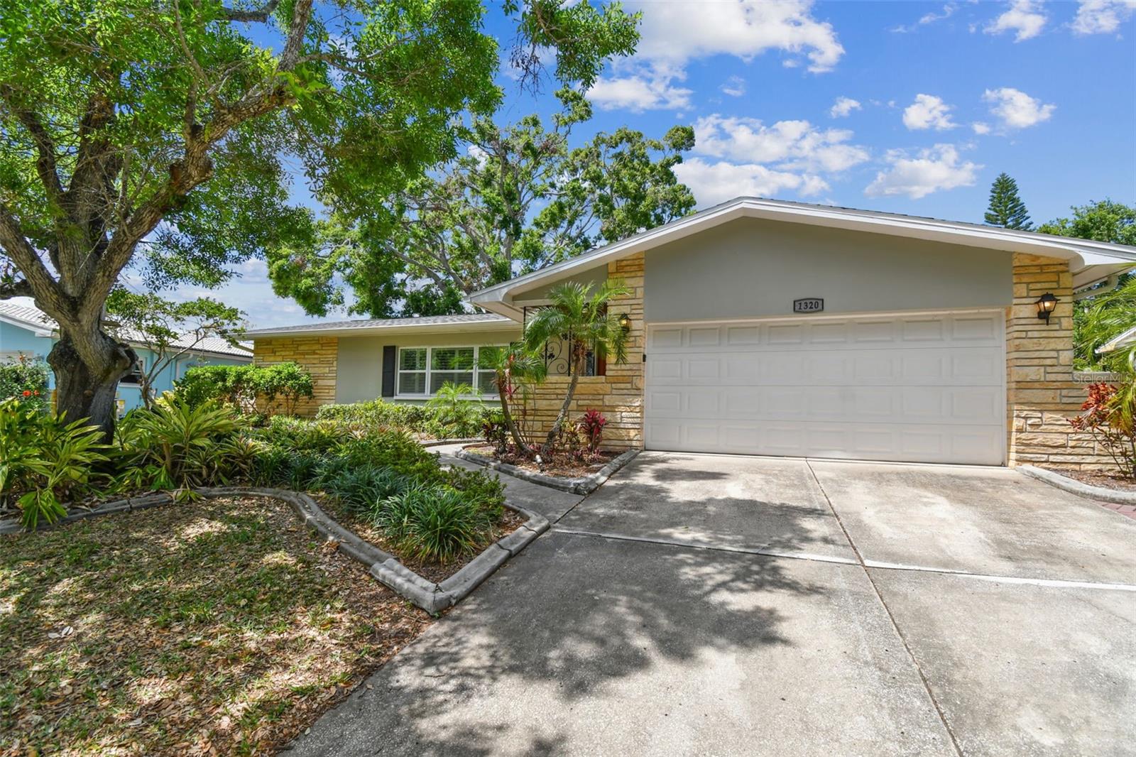 1320 WHISPERING PINES DR, CLEARWATER, FL, 33764
