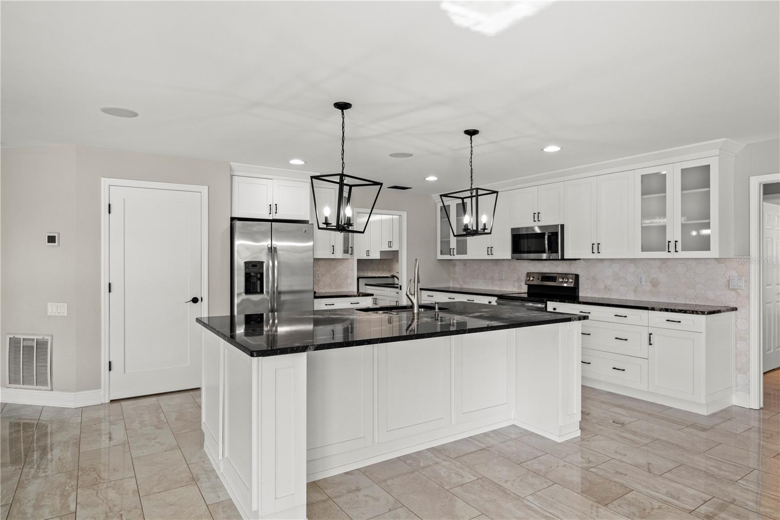 5104 E LONGBOAT BLVD, TAMPA, FL, 33615
