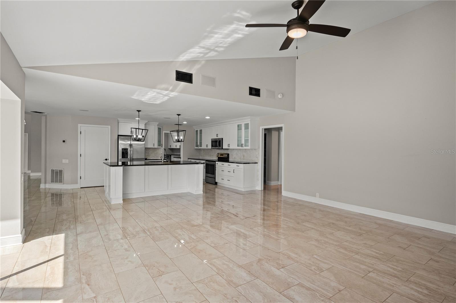 5104 E LONGBOAT BLVD, TAMPA, FL, 33615