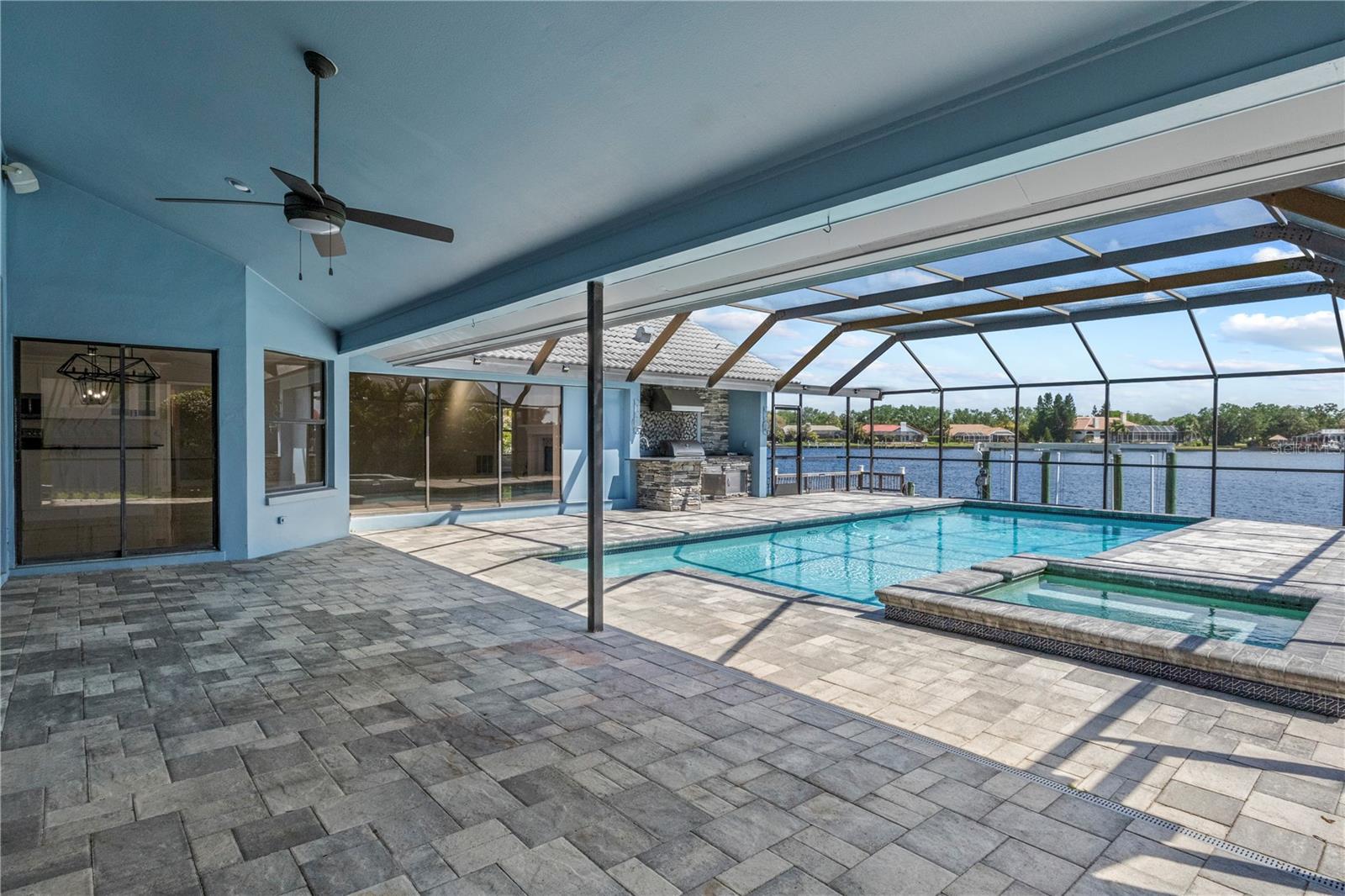 5104 E LONGBOAT BLVD, TAMPA, FL, 33615