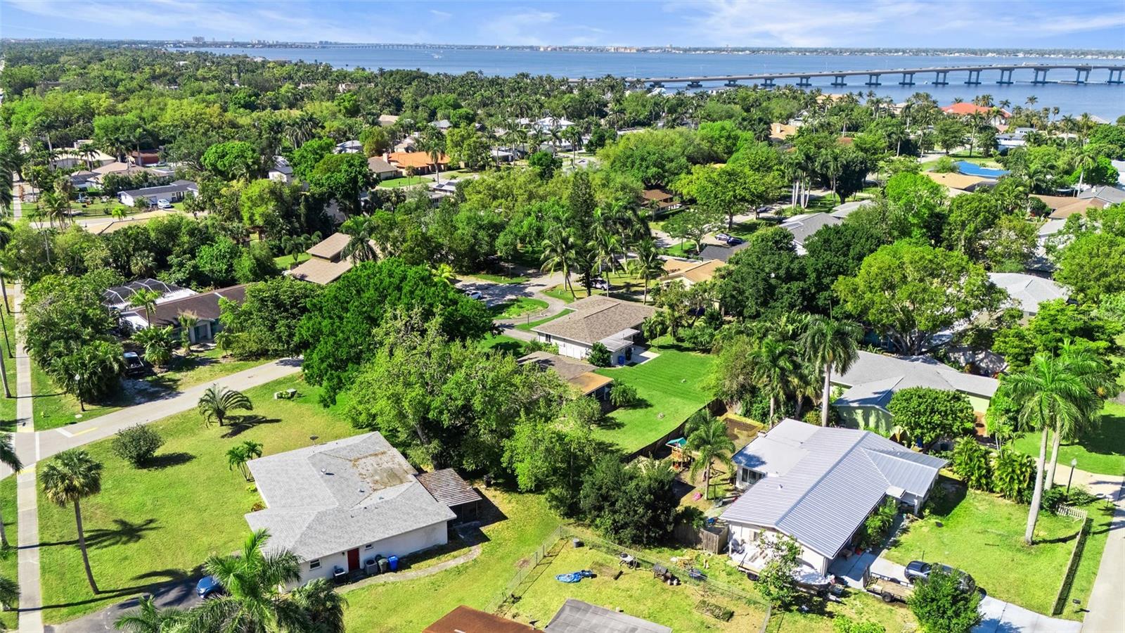 1359 JAMBALANA LN, FORT MYERS, FL, 33901