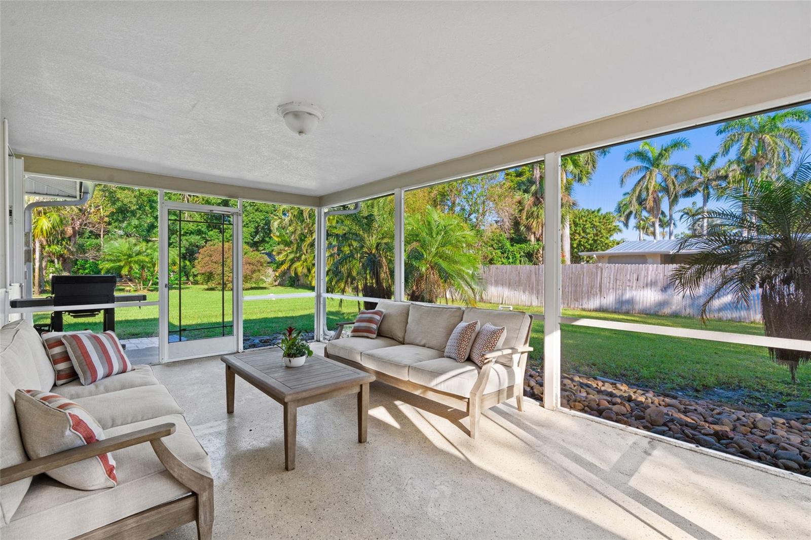 1359 JAMBALANA LN, FORT MYERS, FL, 33901