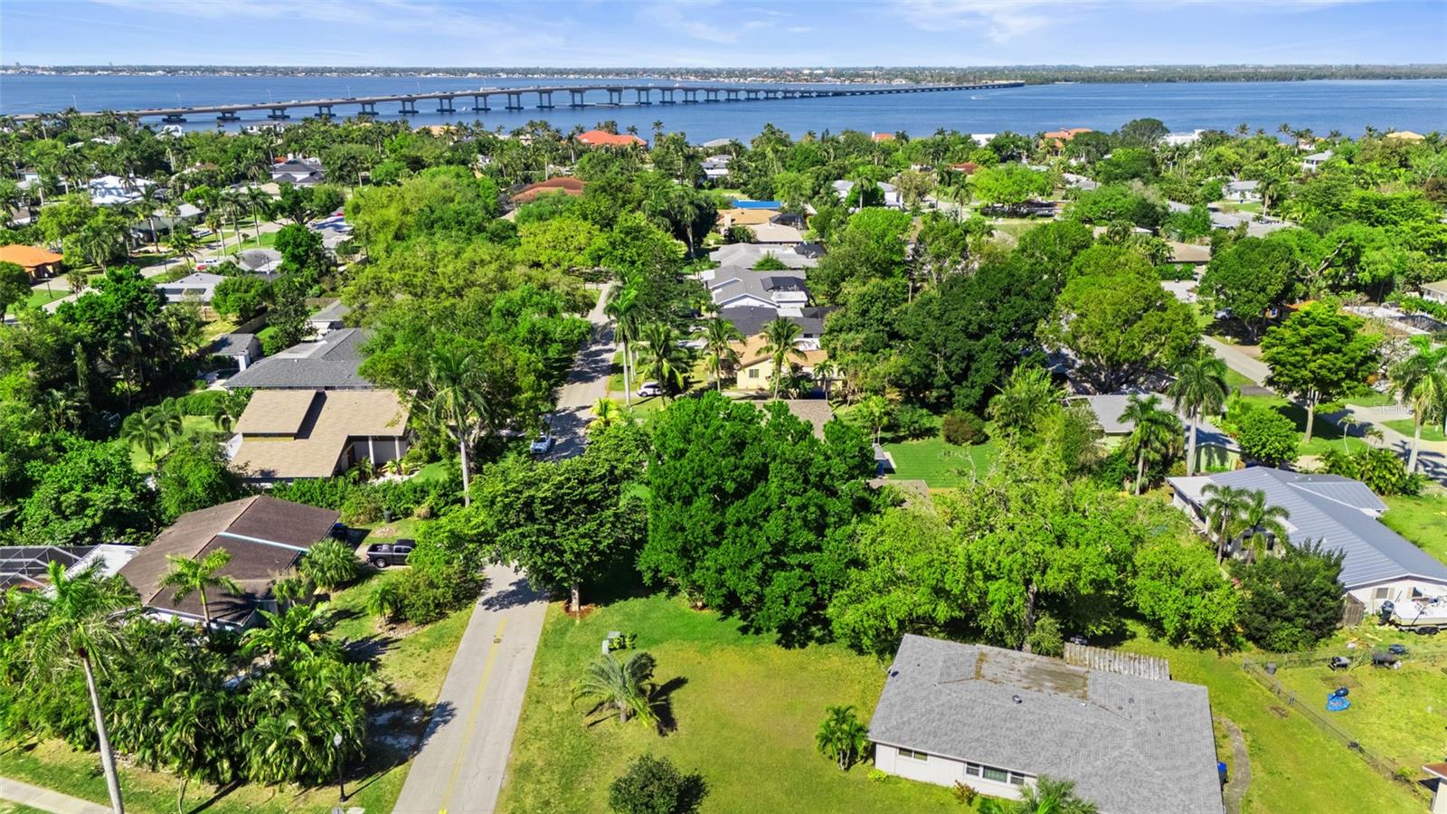 1359 JAMBALANA LN, FORT MYERS, FL, 33901