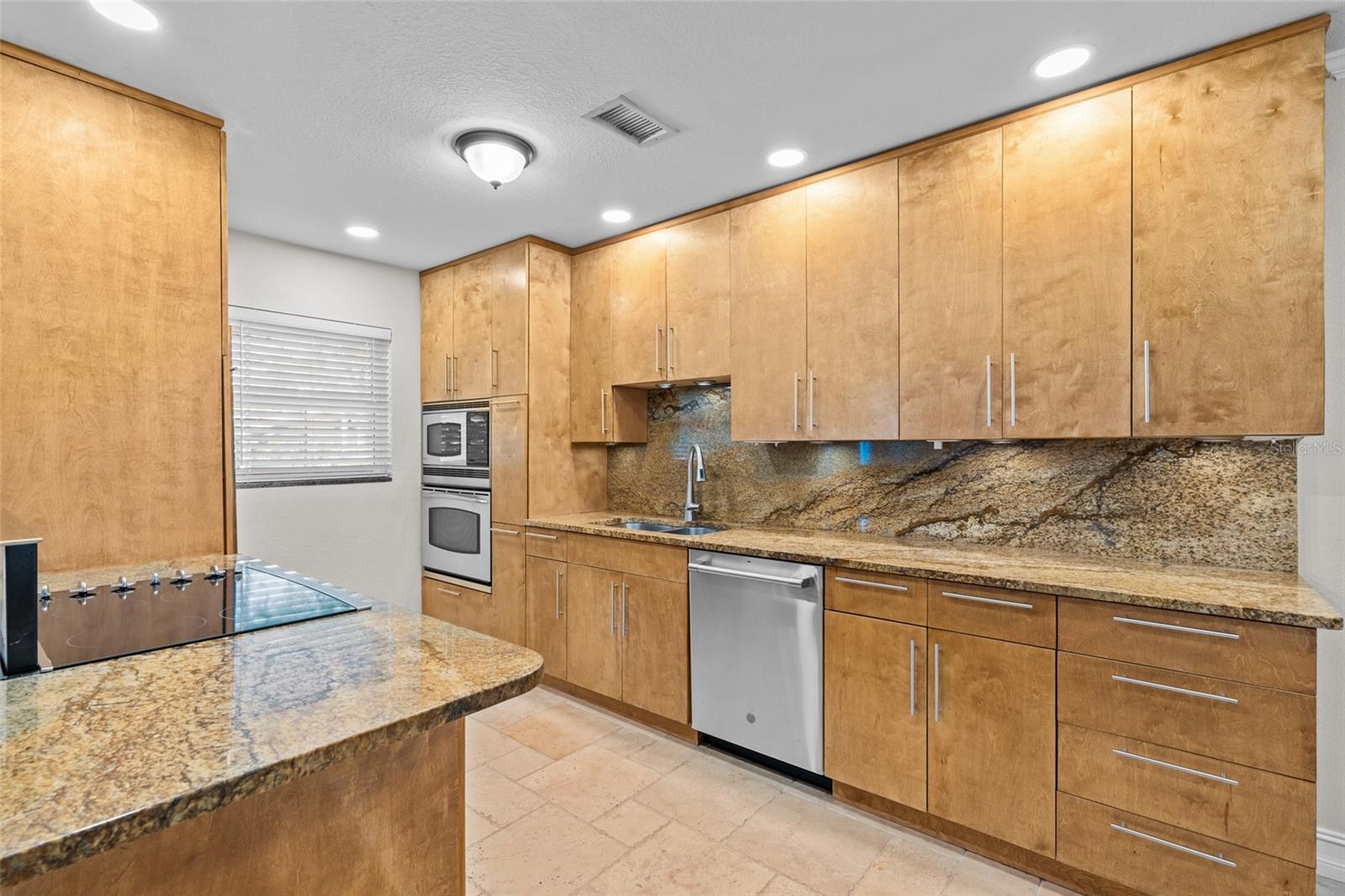 1359 JAMBALANA LN, FORT MYERS, FL, 33901