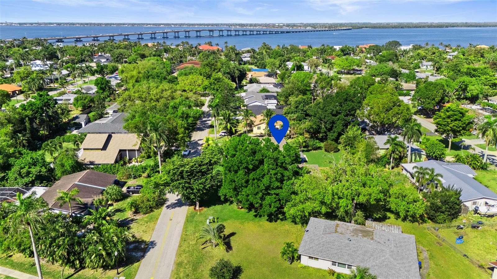 1359 JAMBALANA LN, FORT MYERS, FL, 33901