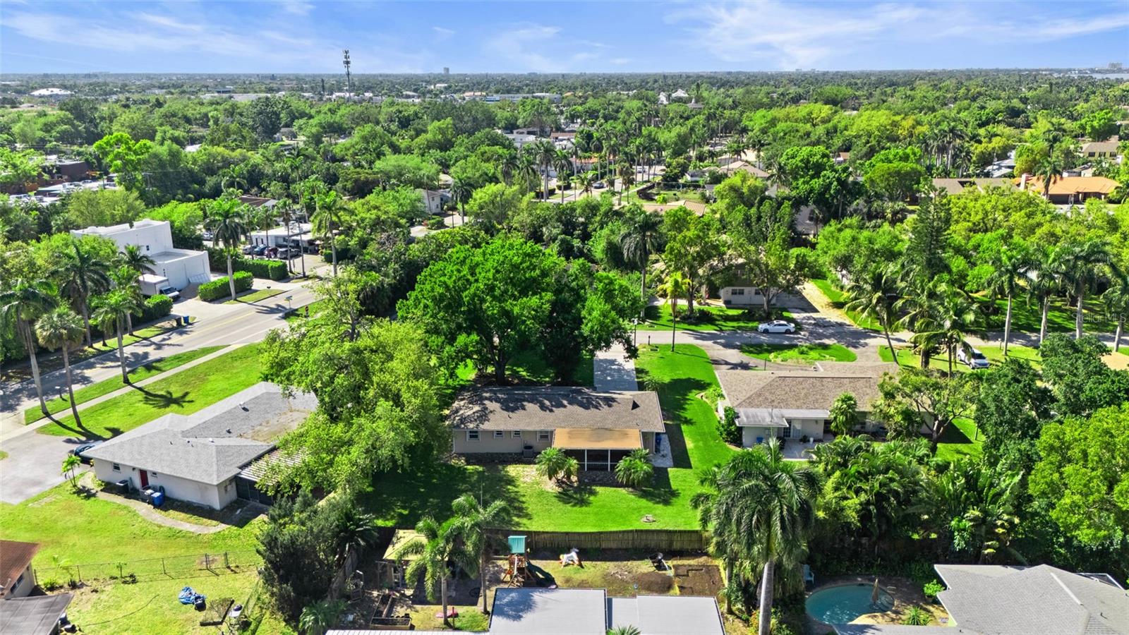 1359 JAMBALANA LN, FORT MYERS, FL, 33901