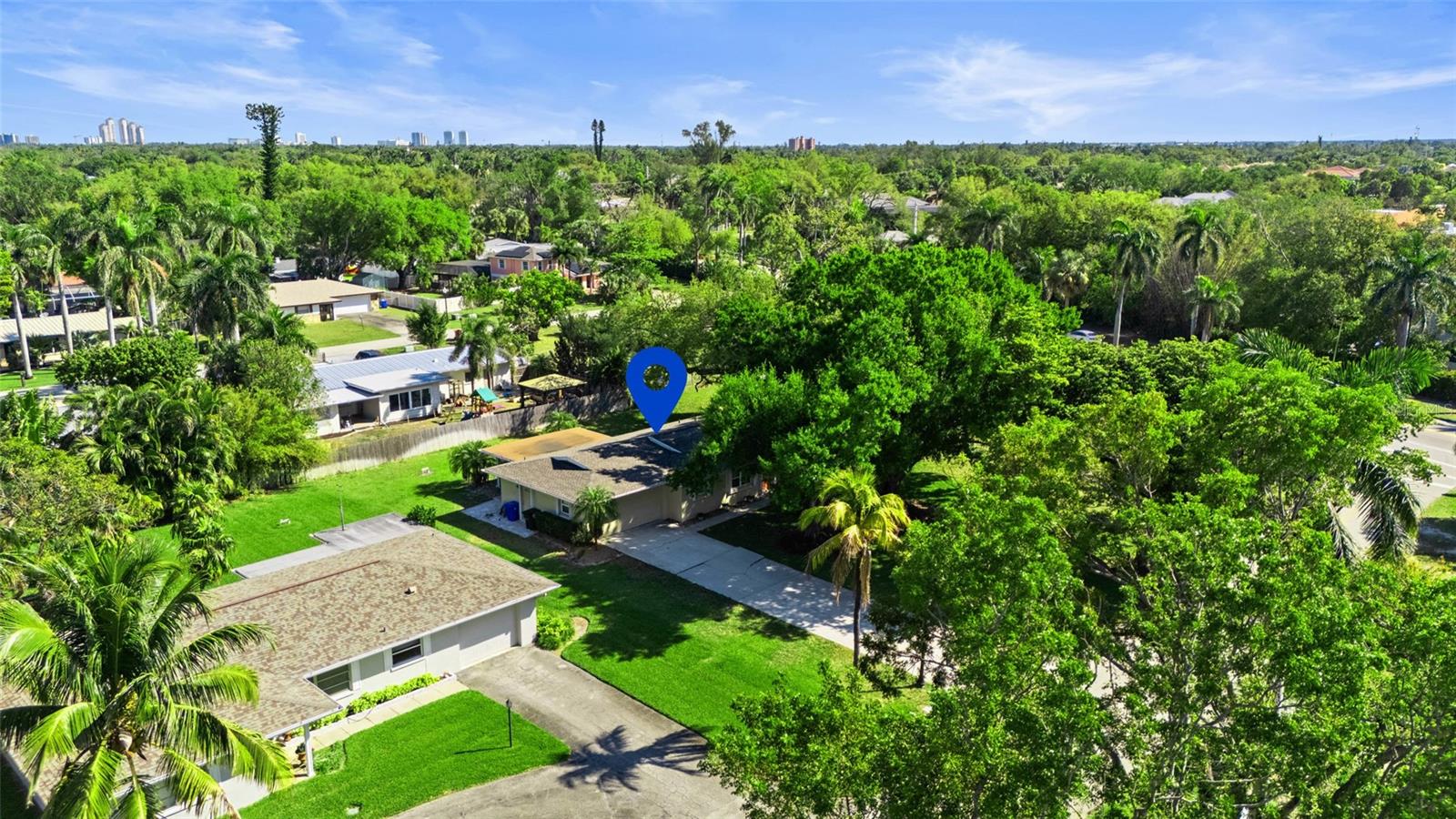 1359 JAMBALANA LN, FORT MYERS, FL, 33901