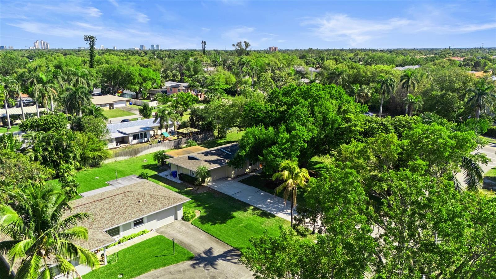 1359 JAMBALANA LN, FORT MYERS, FL, 33901