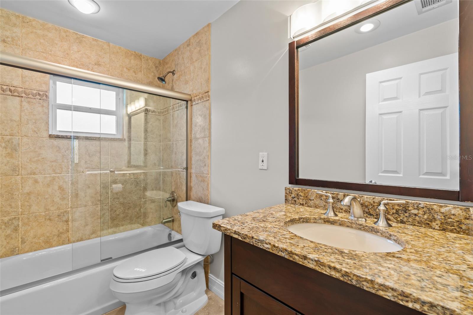 1359 JAMBALANA LN, FORT MYERS, FL, 33901