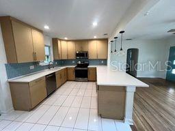 719 37TH AVE NE, ST PETERSBURG, FL, 33704