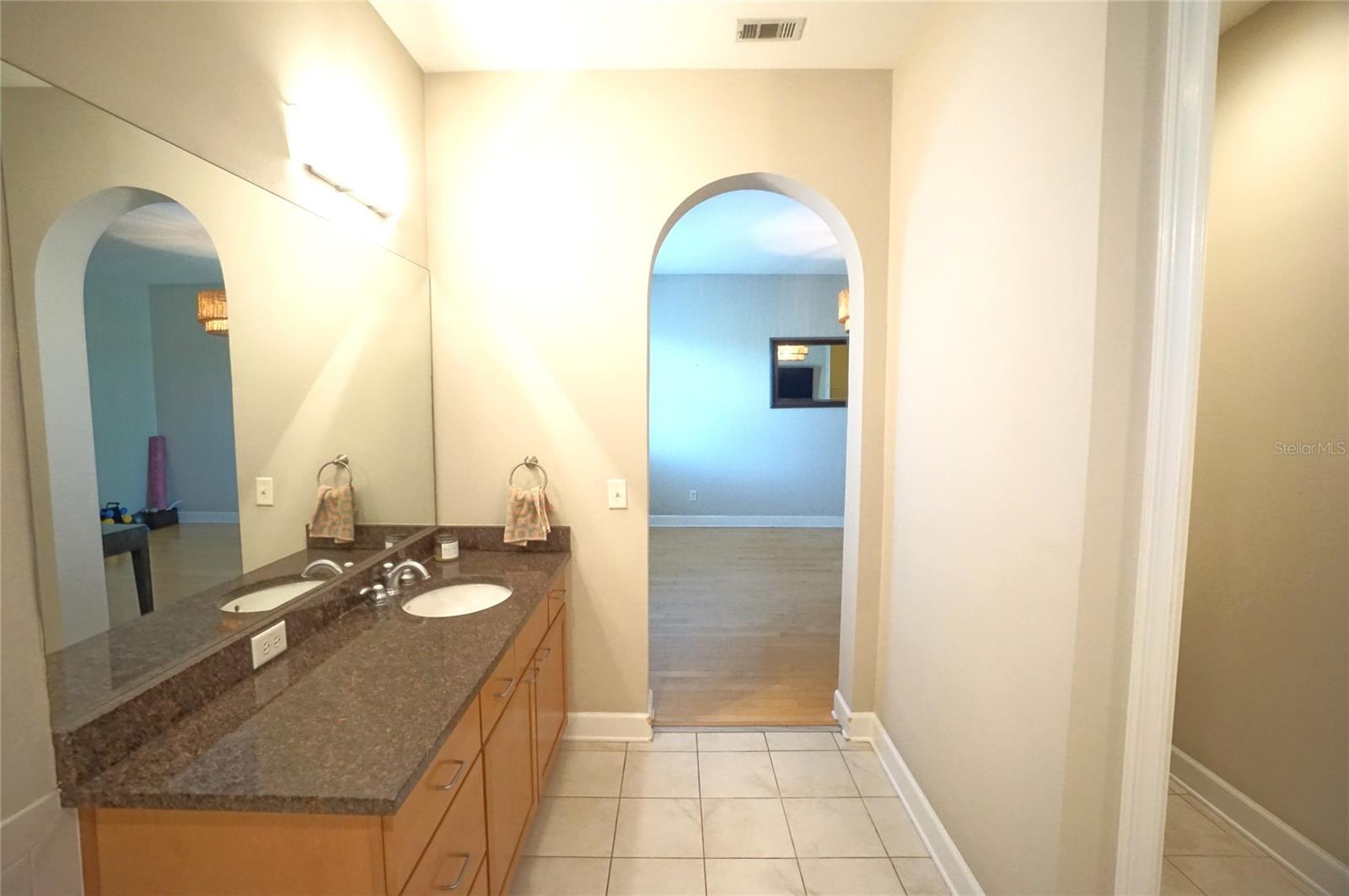 2206 W HORATIO ST, TAMPA, FL, 33606