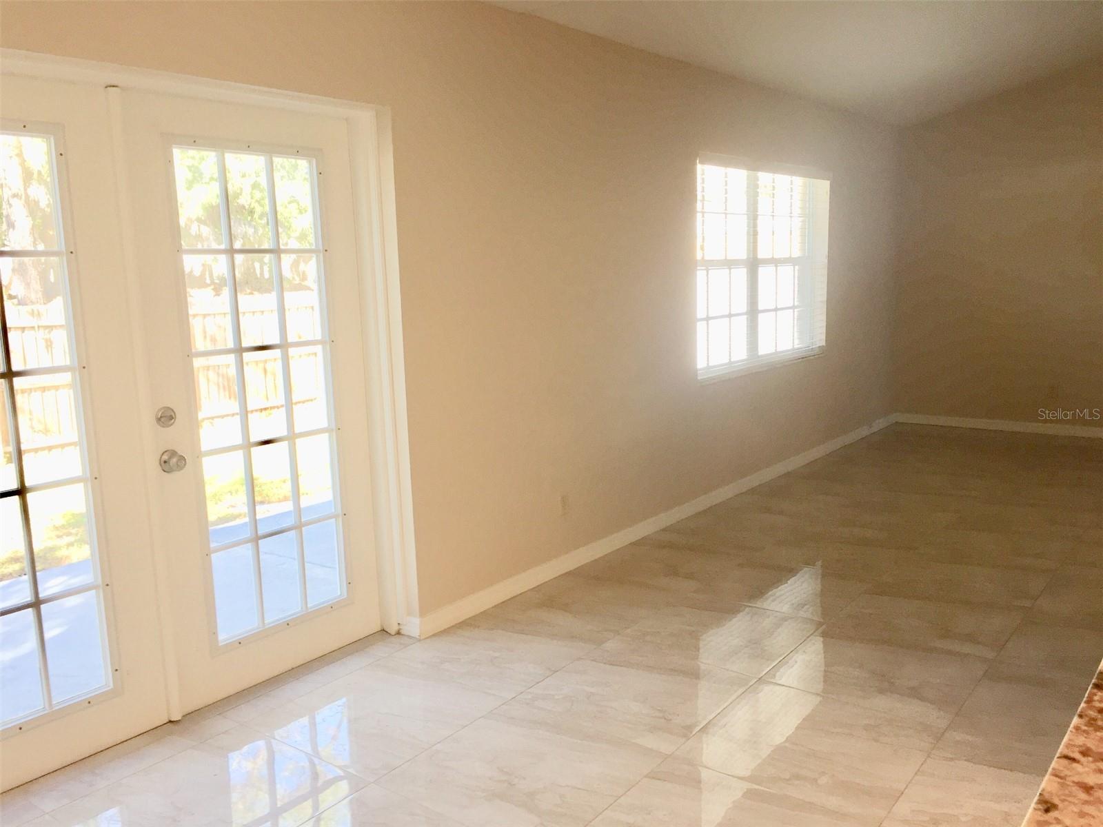11010 SUMMER DR, TAMPA, FL, 33624