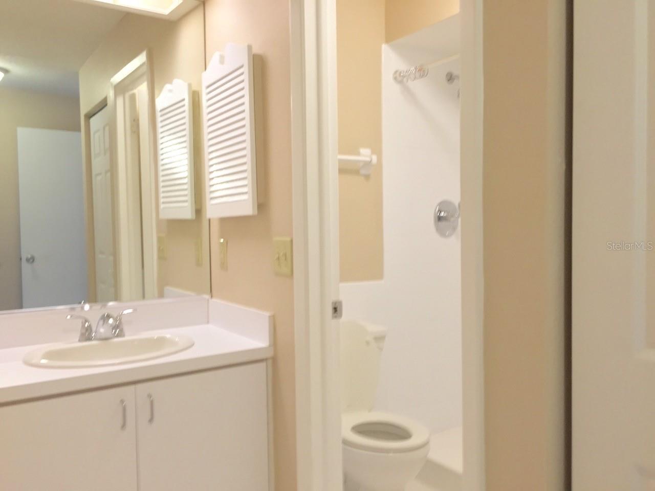11010 SUMMER DR, TAMPA, FL, 33624