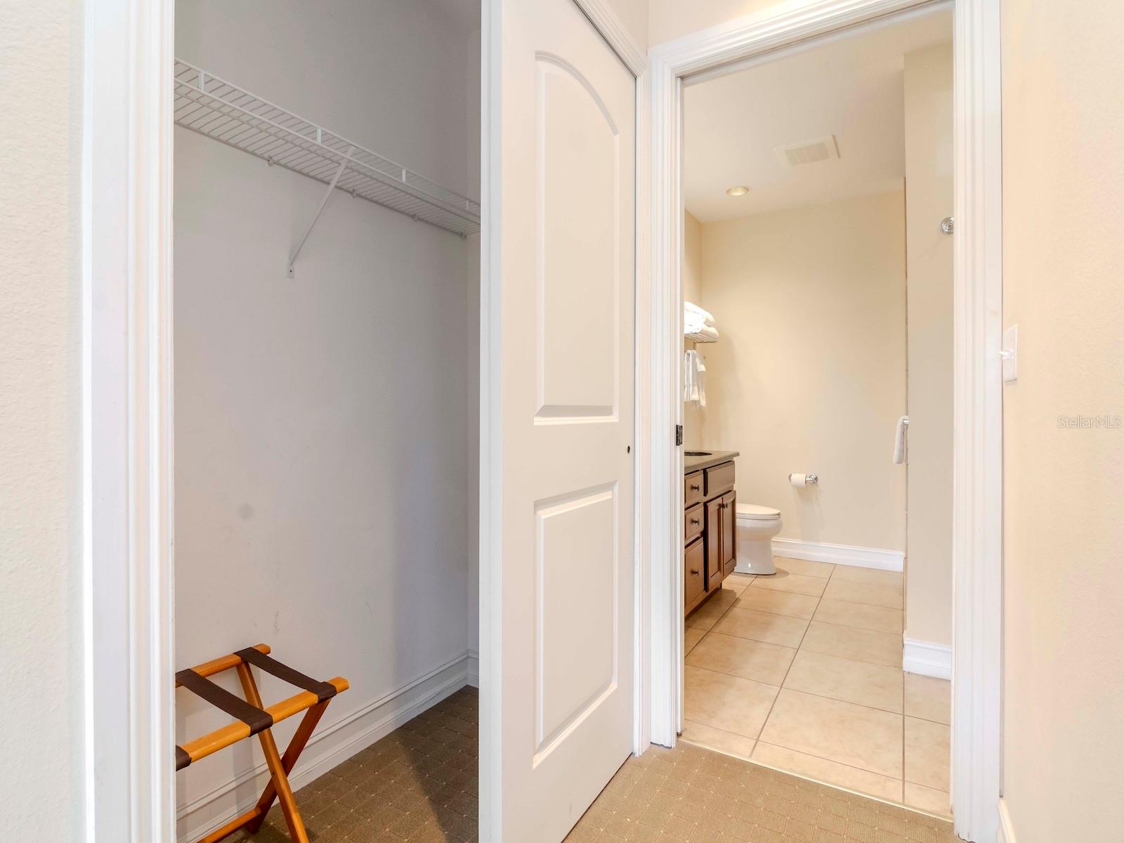 13941 CLUBHOUSE DR #212, TAMPA, FL, 33618