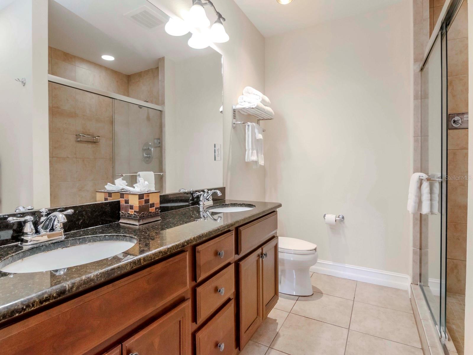 13941 CLUBHOUSE DR #212, TAMPA, FL, 33618