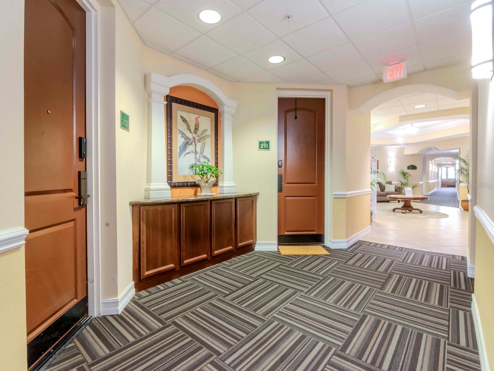 13941 CLUBHOUSE DR #212, TAMPA, FL, 33618