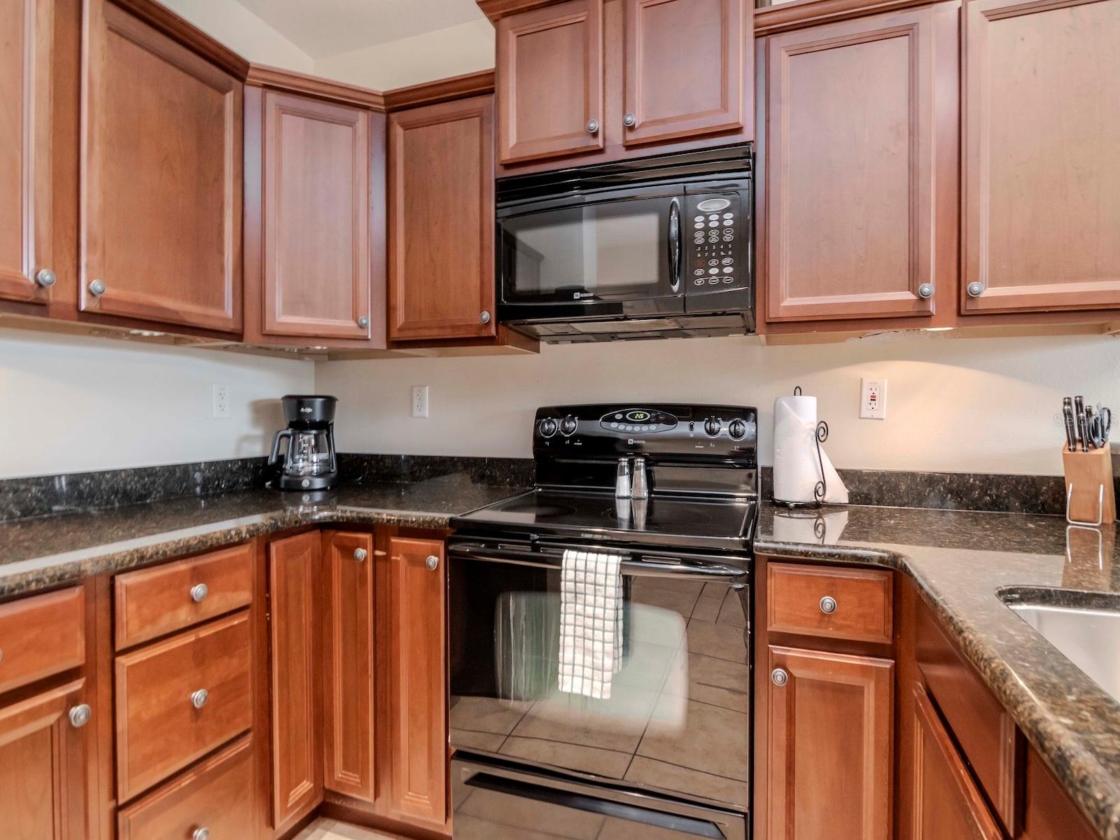 13941 CLUBHOUSE DR #212, TAMPA, FL, 33618