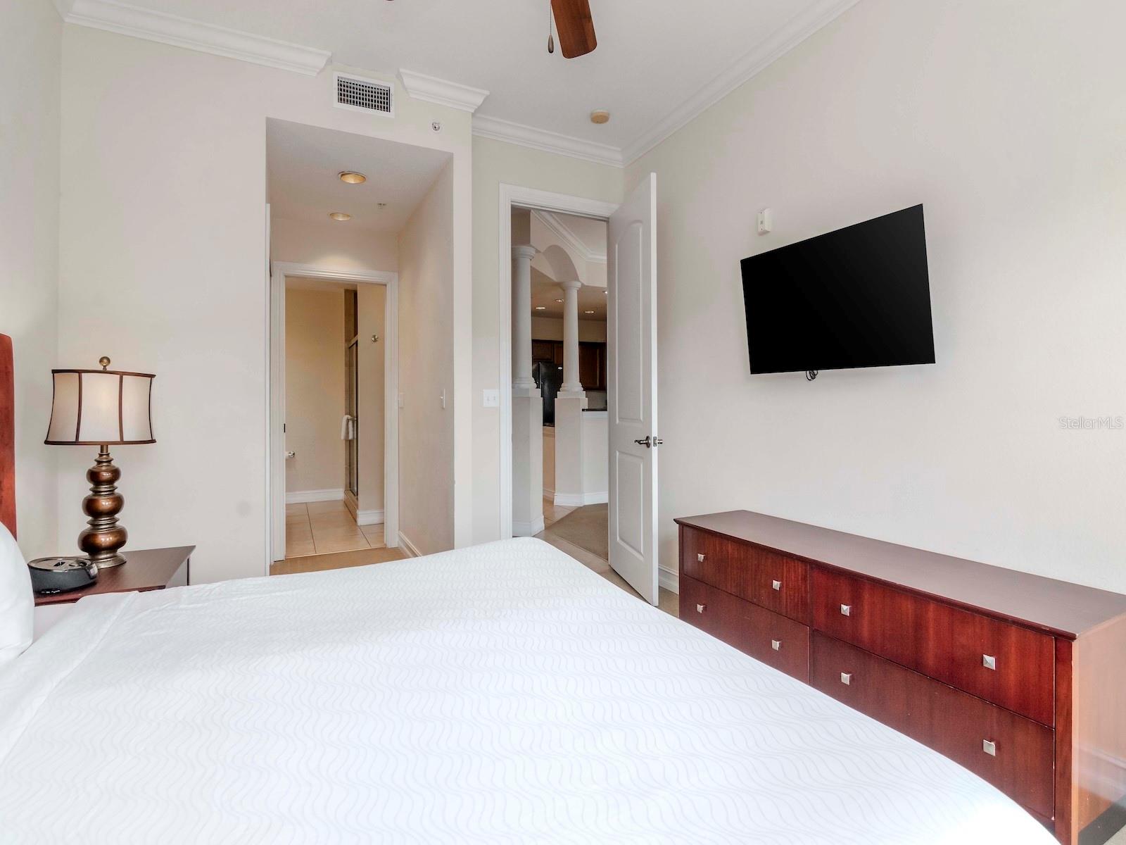 13941 CLUBHOUSE DR #212, TAMPA, FL, 33618