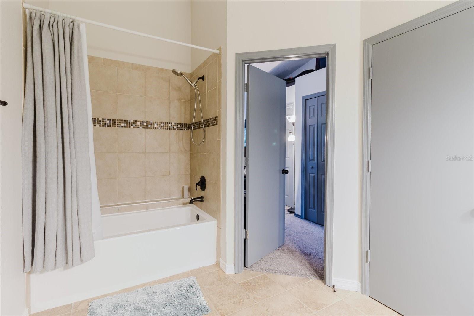 12436 BERKELEY SQUARE DR, TAMPA, FL, 33626