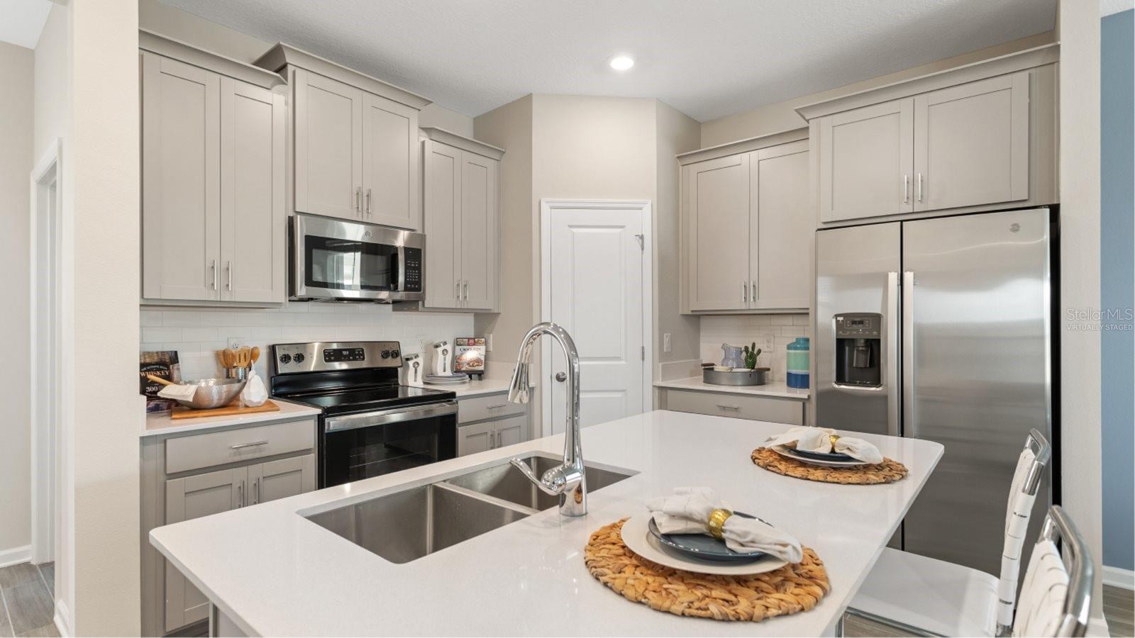 2020 RIDER RAIN LN, APOPKA, FL, 32703
