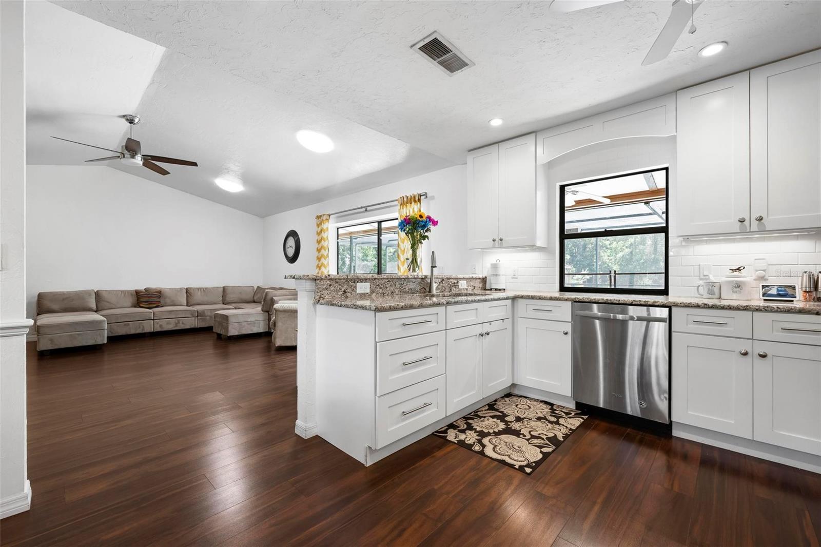 9207 59TH AVENUE DR E, BRADENTON, FL, 34202