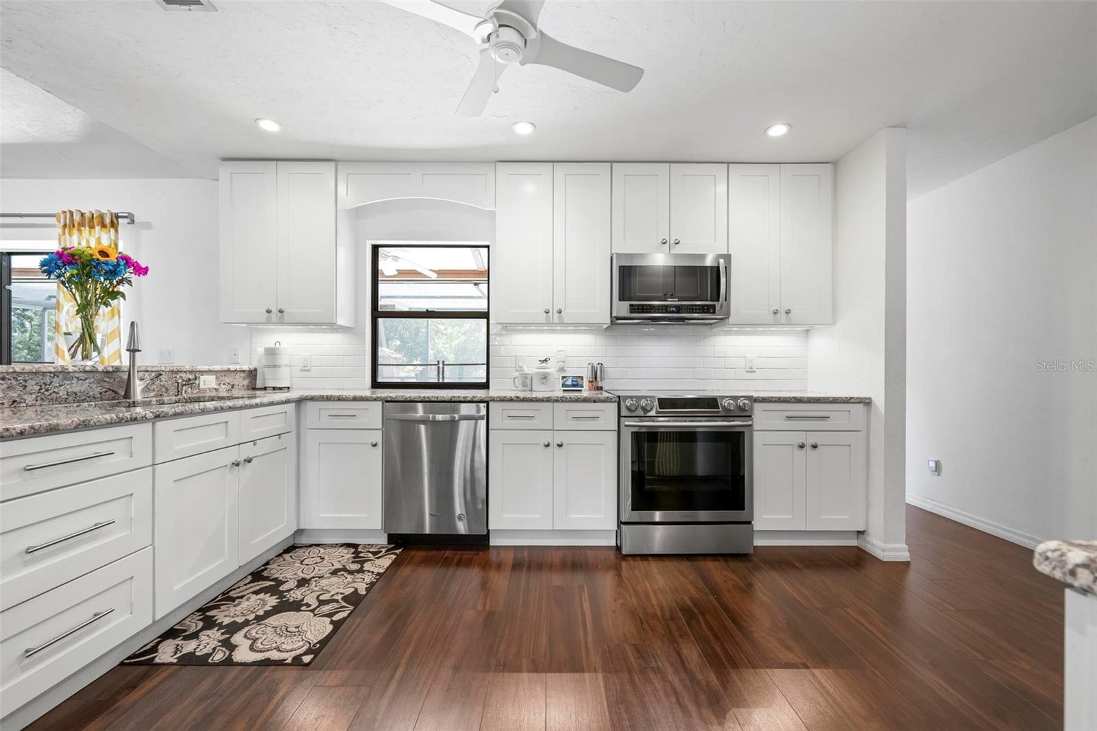 9207 59TH AVENUE DR E, BRADENTON, FL, 34202