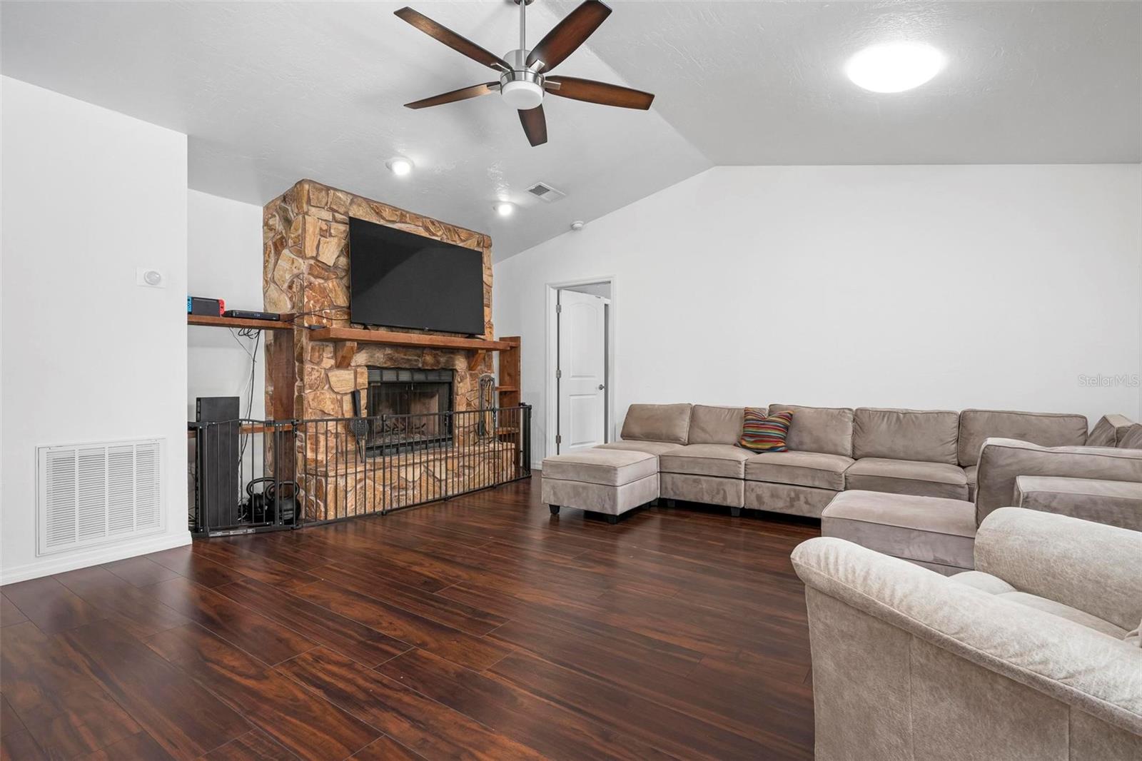 9207 59TH AVENUE DR E, BRADENTON, FL, 34202