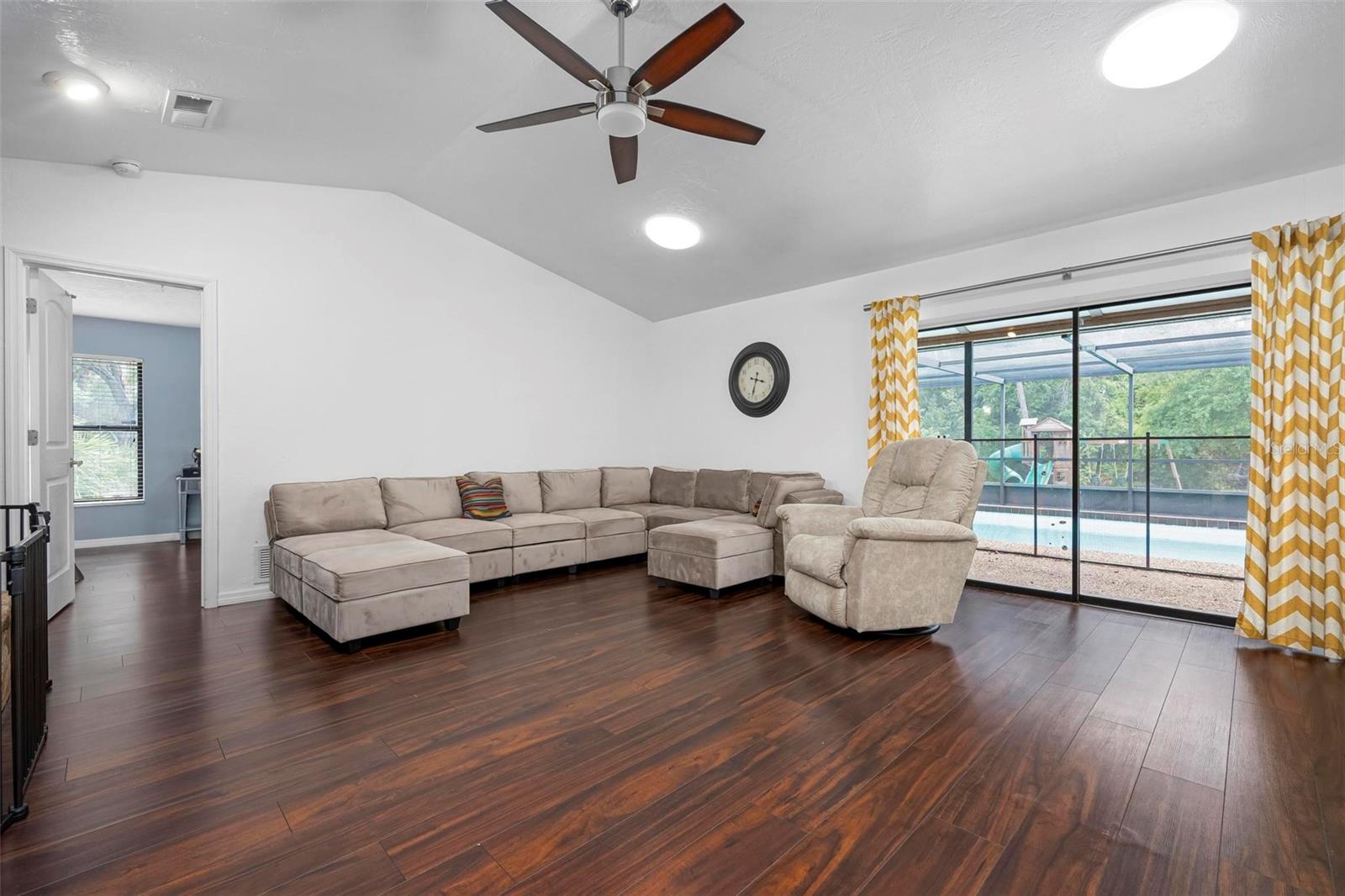 9207 59TH AVENUE DR E, BRADENTON, FL, 34202