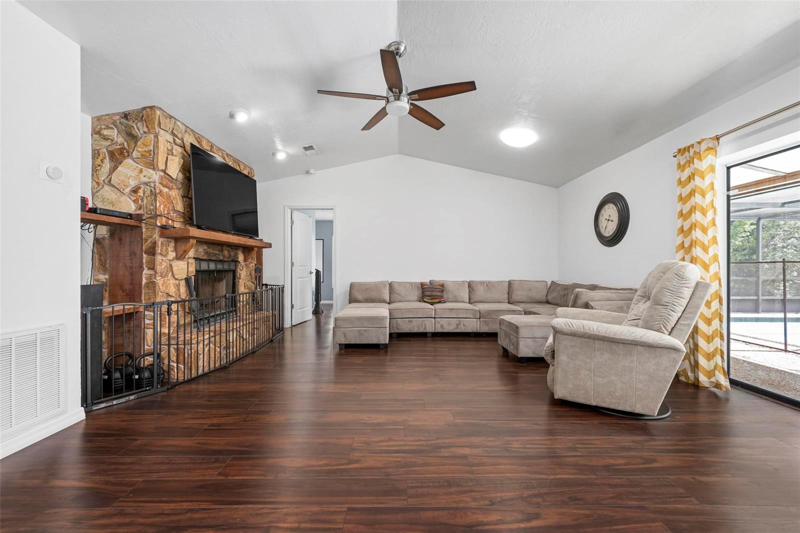 9207 59TH AVENUE DR E, BRADENTON, FL, 34202