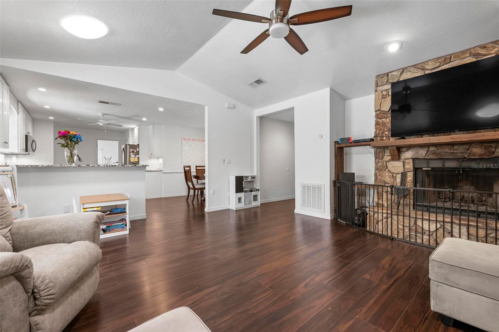 9207 59TH AVENUE DR E, BRADENTON, FL, 34202