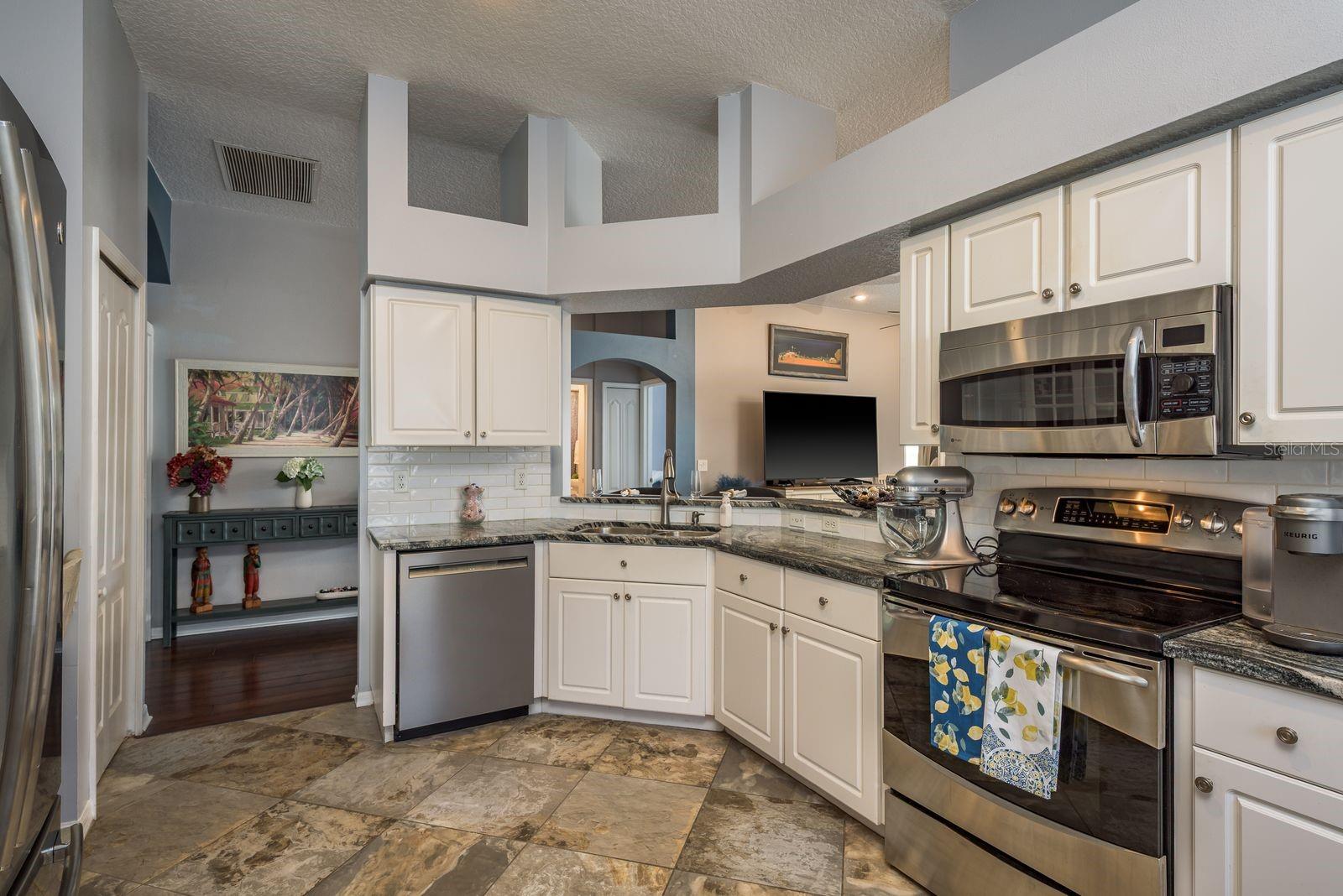 632 LAKE CYPRESS CIR, OLDSMAR, FL, 34677